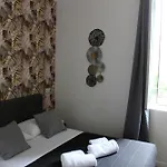 Piramide 3* Rome