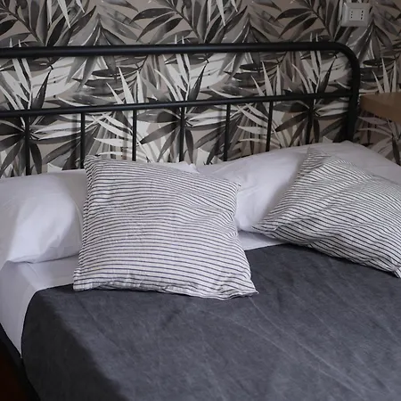 Piramide Πανσιόν