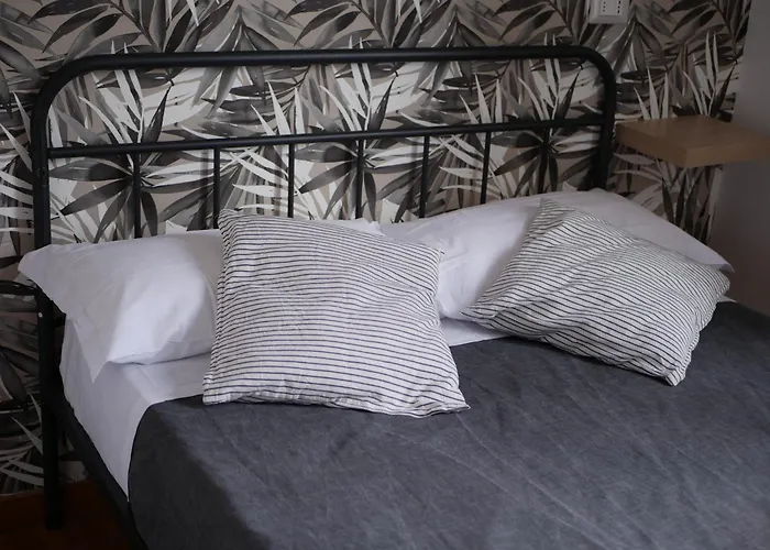 Piramide Πανσιόν