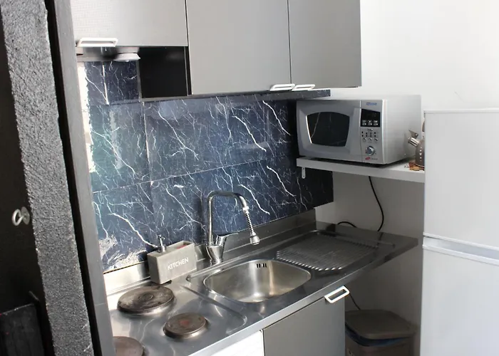 Piramide Πανσιόν 3*