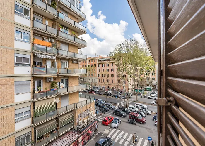 Πανσιόν Piramide 3*