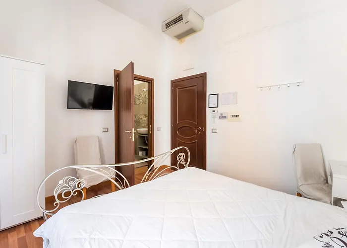 Πανσιόν Piramide 3*