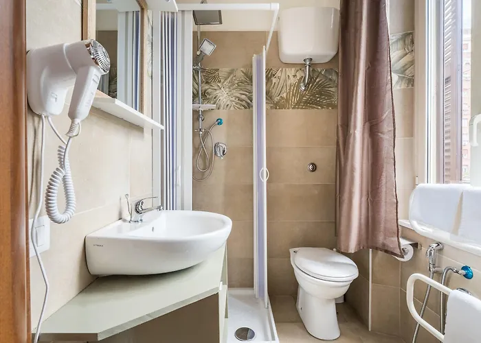 Πανσιόν Piramide 3*