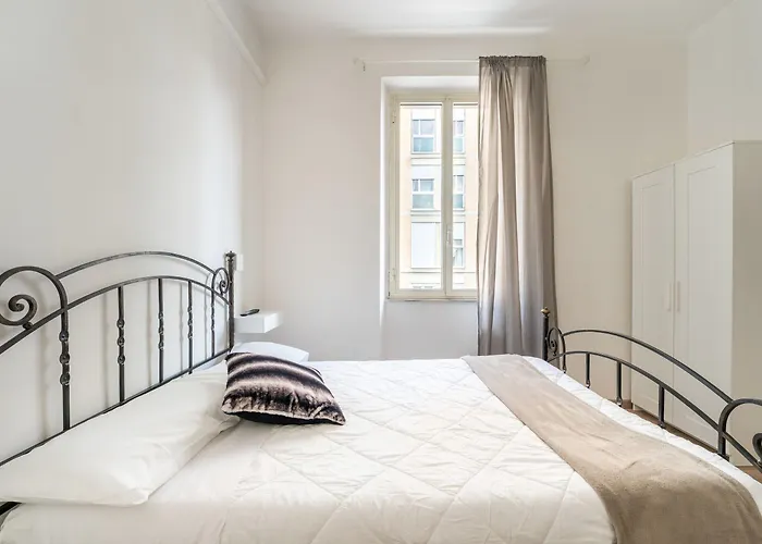 Piramide Πανσιόν